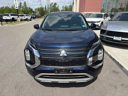 Used 2024 Mitsubishi Outlander SE FWD image 2
