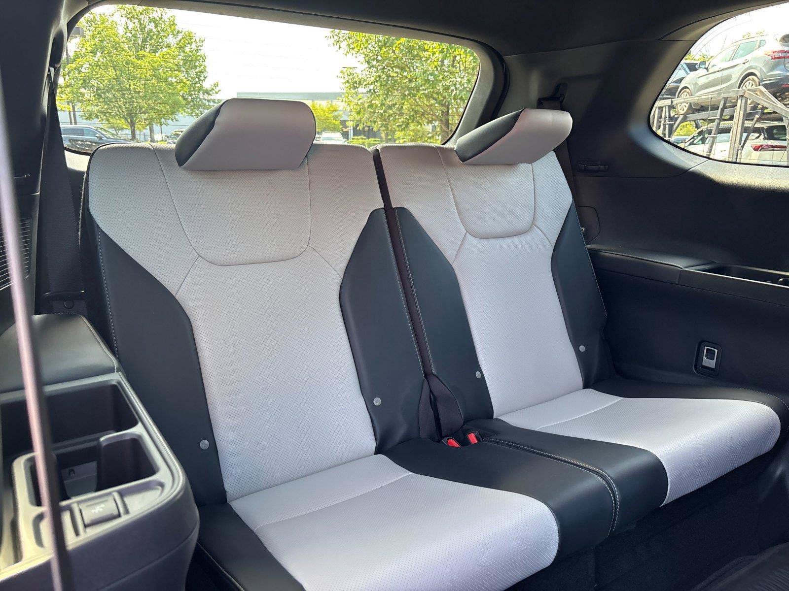 Used 2025 Lexus TX 500h AWD w/ Technology Package image 38