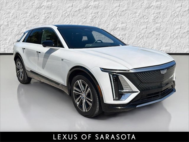 Used 2025 Cadillac Lyriq Luxury AWD/4WD image 1