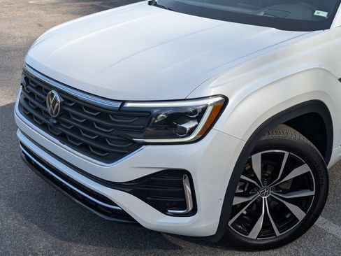 Used 2024 Volkswagen Atlas Cross Sport SEL Premium R-Line image 40