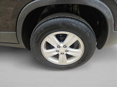 Used 2019 Chevrolet Trax LS w/ Tint and Cruise Package FWD image 9