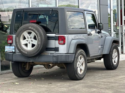 Used 2016 Jeep Wrangler Sport w/ Quick Order Package 24S AWD/4WD image 3
