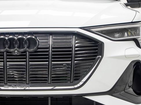 Used 2023 Audi e-tron S Prestige AWD/4WD image 11