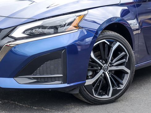 Used 2024 Nissan Altima 2.5 SR image 3