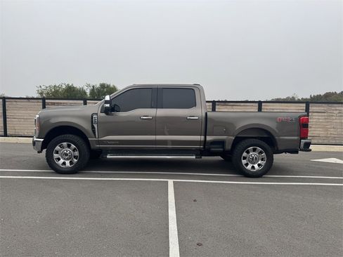 Certified 2023 Ford F250 Lariat w/ Chrome Package image 2