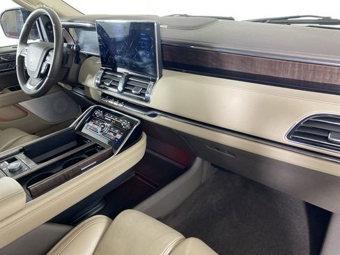 Used 2022 Lincoln Navigator Reserve image 31