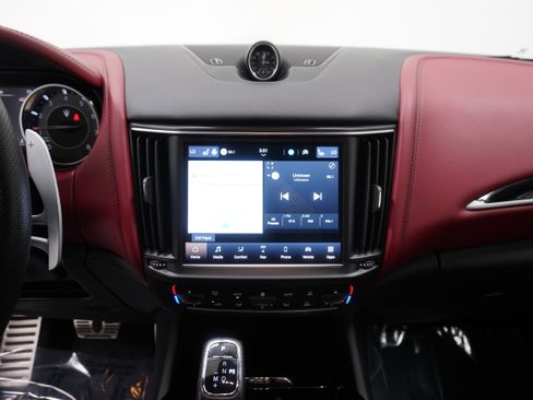 Used 2021 Maserati Levante GranSport image 24