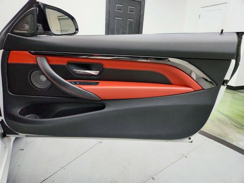 Used 2016 BMW M4 Convertible RWD image 24