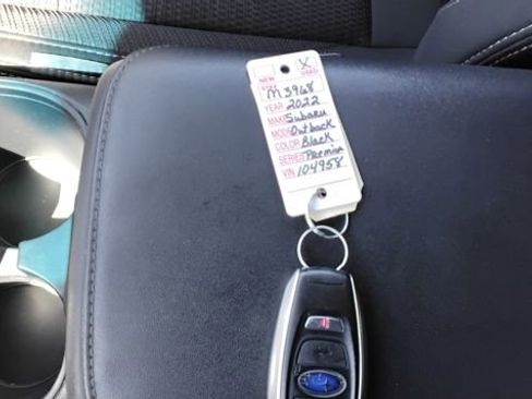 Used 2022 Subaru Outback Premium image 42