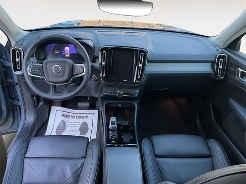 Certified 2023 Volvo XC40 B5 Ultimate w/ Protection Package Premier image 10