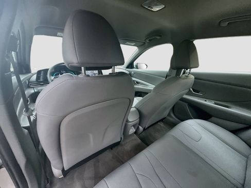 Used 2024 Hyundai Elantra SE FWD image 23