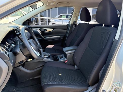 Used 2020 Nissan Rogue Sport S FWD image 15