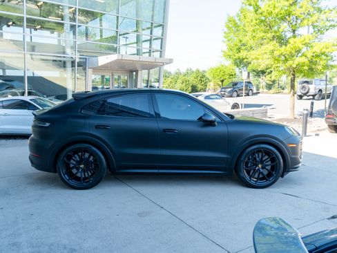 Used 2024 Porsche Cayenne Turbo GT AWD/4WD image 6
