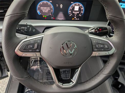 New 2025 Volkswagen Tiguan SE R-Line image 10