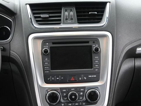 Used 2017 GMC Acadia Limited SLT image 28