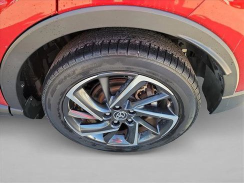 Used 2021 Toyota C-HR Limited image 11