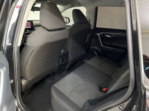 Used 2021 Toyota RAV4 XLE FWD image 25