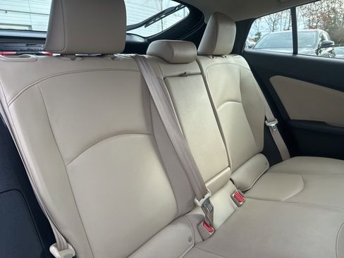 Used 2022 Toyota Prius XLE image 18
