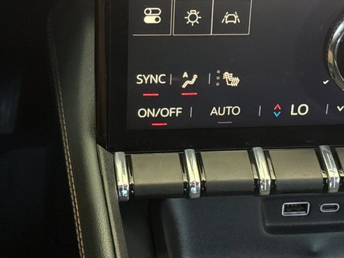 Used 2026 GMC Terrain AT4 w/ LPO, Floor Liner Package AWD/4WD image 28