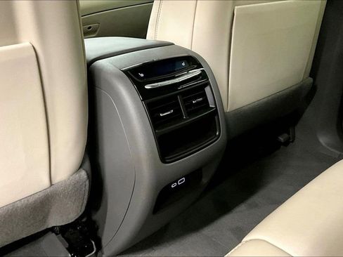 Used 2021 Cadillac XT5 Premium Luxury w/ LPO, Floor Liner Package AWD/4WD image 10