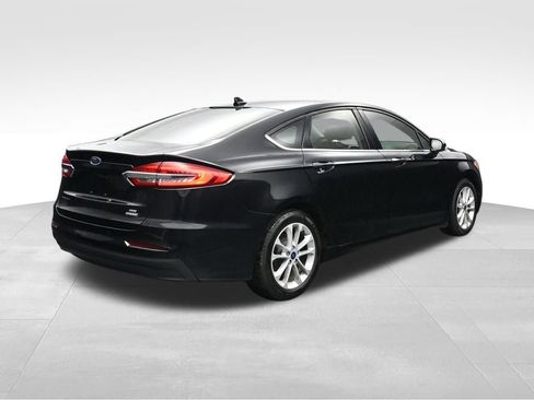 Used 2020 Ford Fusion SE FWD image 5