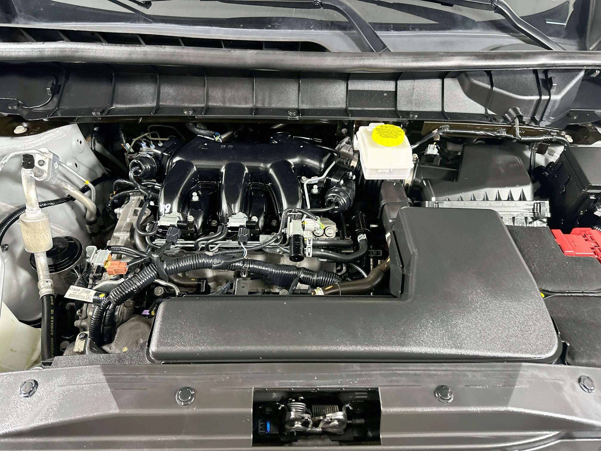 Used 2025 Nissan Pathfinder SV FWD image 33