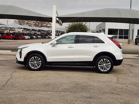Certified 2024 Cadillac XT4 Premium Luxury w/ Cold Weather Package image 4