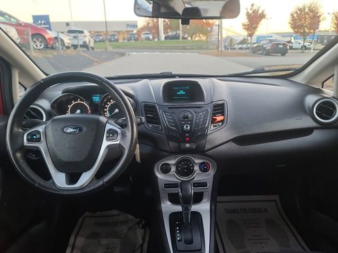 Used 2015 Ford Fiesta SE image 17