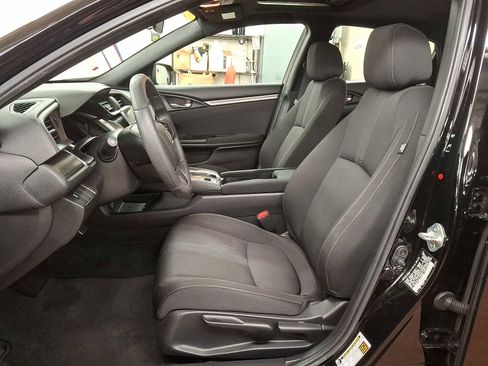 Used 2018 Honda Civic EX image 9