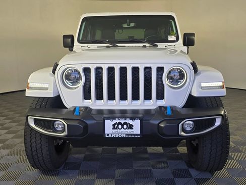 Used 2023 Jeep Wrangler Unlimited Sahara w/ Cold Weather Group AWD/4WD image 9