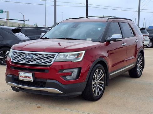 Used 2017 Ford Explorer Platinum AWD/4WD image 4