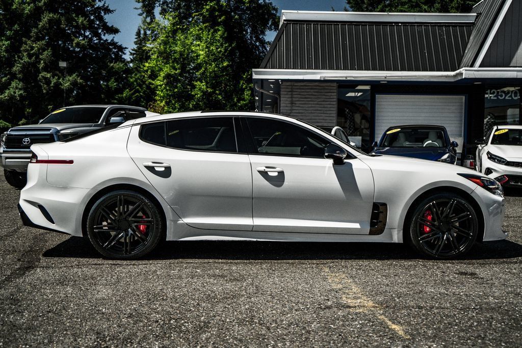 Used 2022 Kia Stinger GT1 AWD/4WD image 19