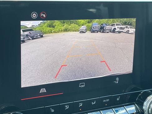 New 2025 GMC Canyon Elevation w/ Convenience Package image 20