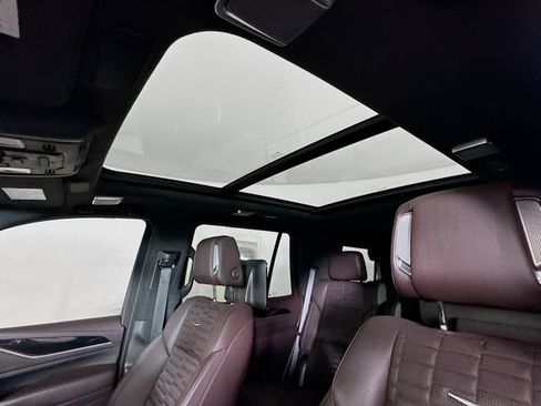 Used 2023 Cadillac Escalade Sport Platinum AWD/4WD image 23