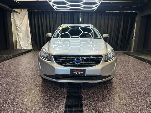Used 2016 Volvo XC60 T6 w/ Proximity Package image 2
