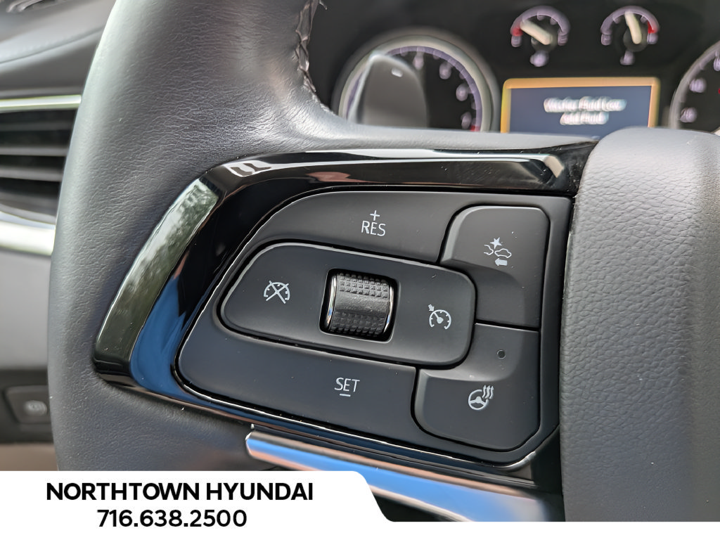 Used 2024 Buick Enclave Essence AWD/4WD image 30