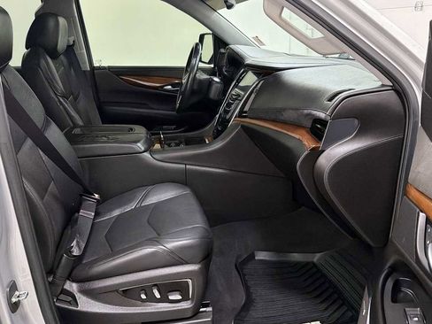 Used 2016 Cadillac Escalade Luxury AWD/4WD image 31