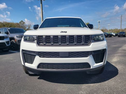 New 2026 Jeep Grand Cherokee Altitude image 3