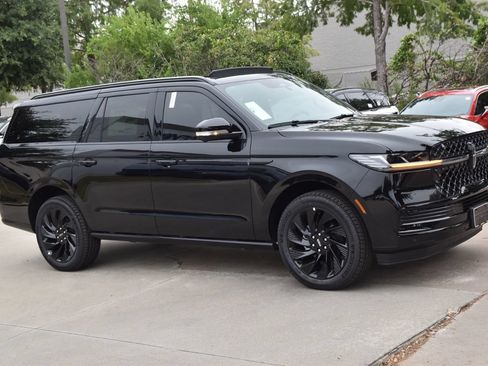 New 2027 Lincoln Navigator L Reserve w/ Jet Appearance Package AWD/4WD image 4