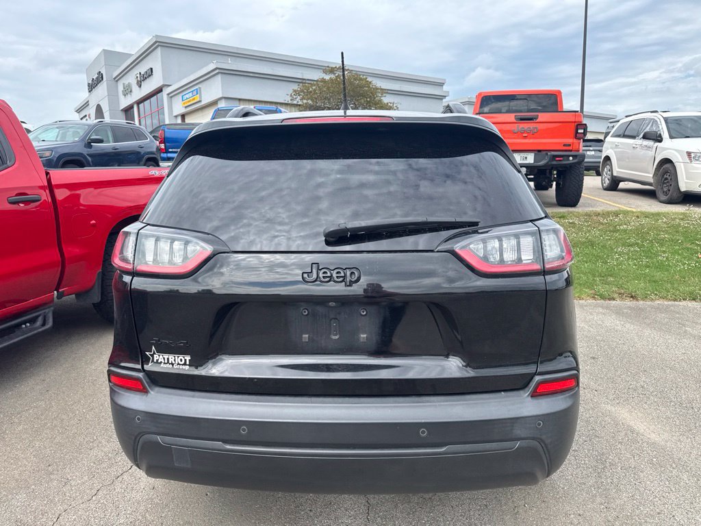 Used 2021 Jeep Cherokee Latitude Plus AWD/4WD image 5