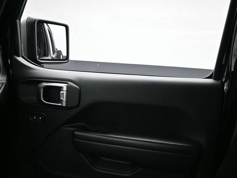 Used 2018 Jeep Wrangler Unlimited Sport S AWD/4WD image 20
