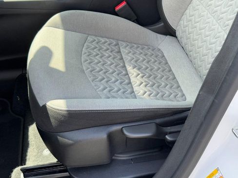 Used 2024 Chevrolet Equinox LS FWD image 23