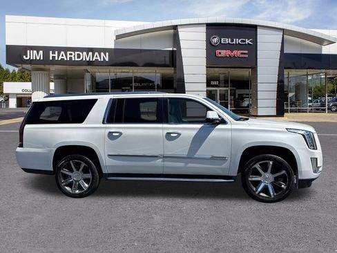 Used 2016 Cadillac Escalade ESV Luxury RWD image 8