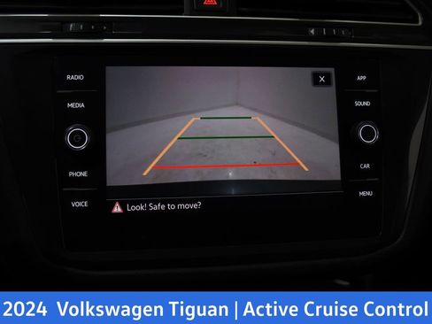 Used 2024 Volkswagen Tiguan SE image 18