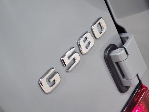 Used 2025 Mercedes-Benz G 580 w/ EQ Technology image 25