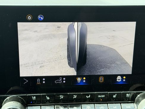 Used 2024 Chevrolet Colorado ZR2 w/ ZR2 Bison Edition image 32