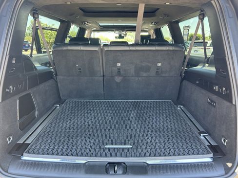 Used 2024 Jeep Grand Wagoneer L Series II w/ Quick Order Packagew 28T AWD/4WD image 10
