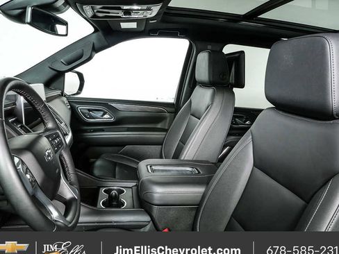 Used 2024 Chevrolet Suburban Z71 w/ Luxury Package image 5