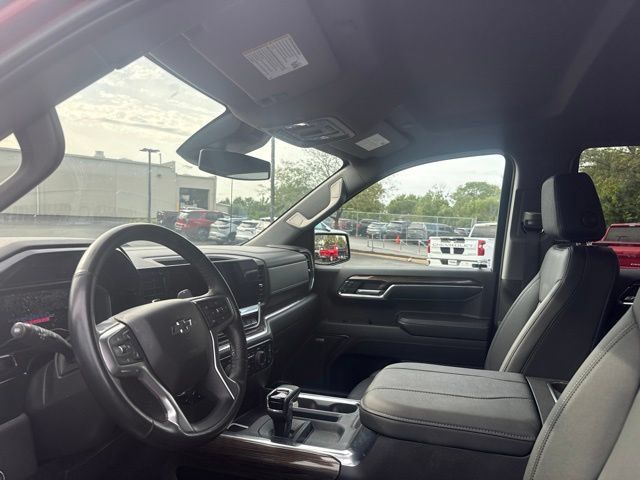 Used 2024 Chevrolet Silverado 1500 LT Trail Boss w/ Convenience Package II AWD/4WD image 10