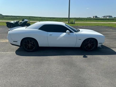 Used 2019 Dodge Challenger R/T w/ Driver Convenience Group RWD image 6